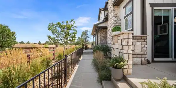 Image 2: Front entryway and walkway Image 2: Front entryway and walkway