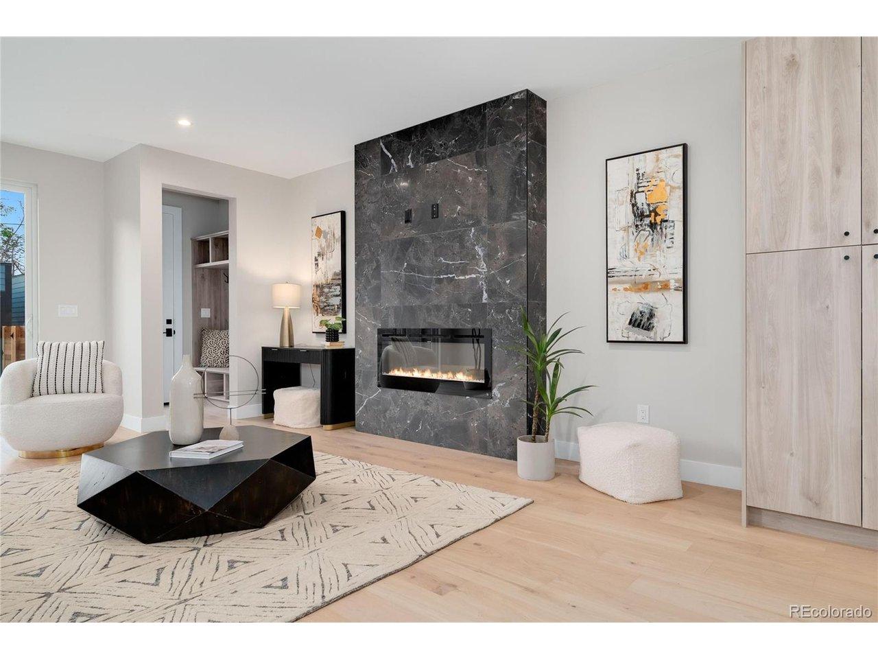 Image 4: Living Room with Gas Fireplace