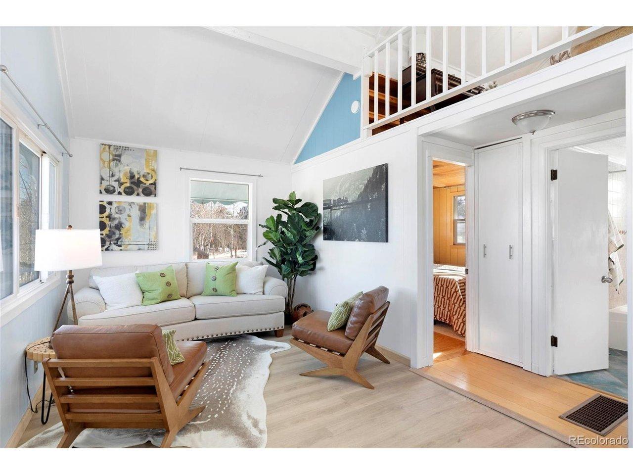 Image 2: Living Room Image 2: Living Room