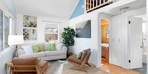 Image 2: Living Room Image 2: Living Room