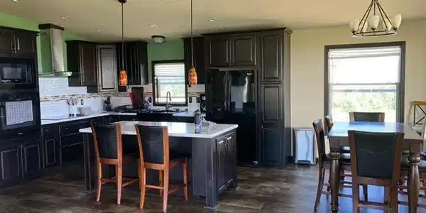 Image 3: Kitchen w/Island and Dining Area Image 3: Kitchen w/Island and Dining Area