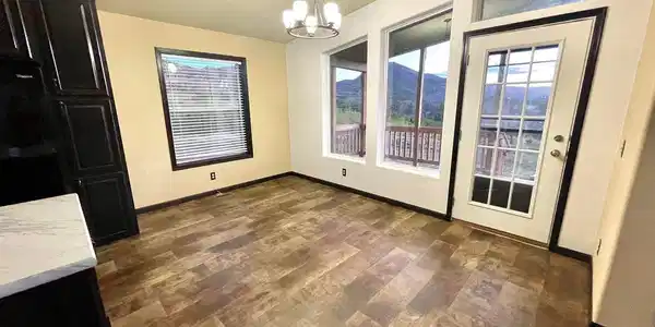 Image 4: Dining Area off Kitchen with Views Image 4: Dining Area off Kitchen with Views