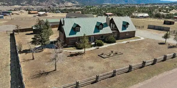716 W Blarney Stone Rd