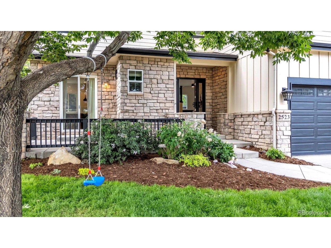 Image 4: Beautifully landscaped with new sod Image 4: Beautifully landscaped with new sod