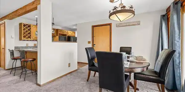 Image 3: Dining area Image 3: Dining area