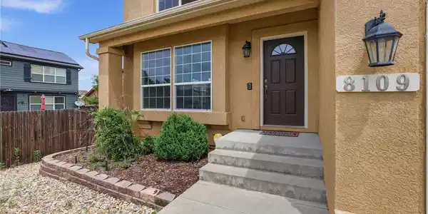 Image 3: Entry Image 3: Entry