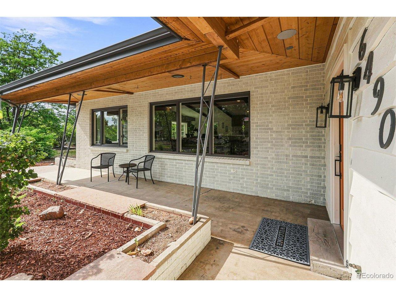 Image 4: Front patio