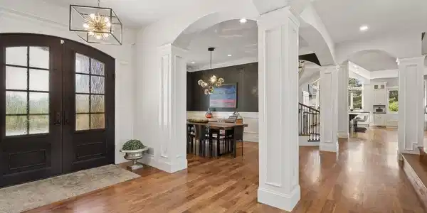 Image 4: Bright and Open Foyer Image 4: Bright and Open Foyer