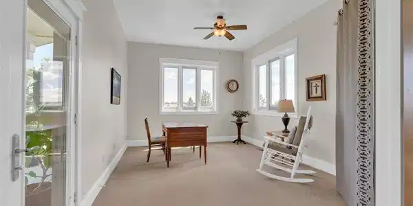 Image 2: office or 5th bedroom Image 2: office or 5th bedroom