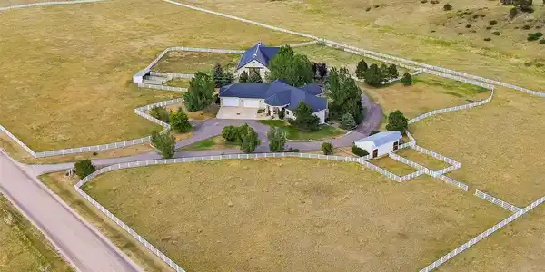 Image 2: Outstanding 13.53 acres. Vinyl fenced/cross fenced. Custom Barn. Custom Ranch style home. Pasture Grass. Image 2: Outstanding 13.53 acres. Vinyl fenced/cross fenced. Custom Barn. Custom Ranch style home. Pasture Grass.