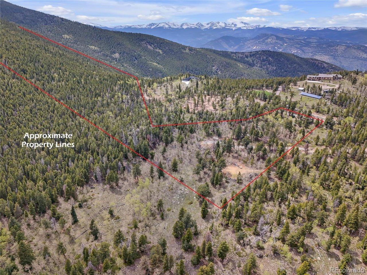 Image 4: Approximate property lines. Image 4: Approximate property lines.