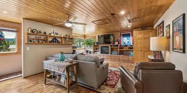 Image 3: Living Room Image 3: Living Room