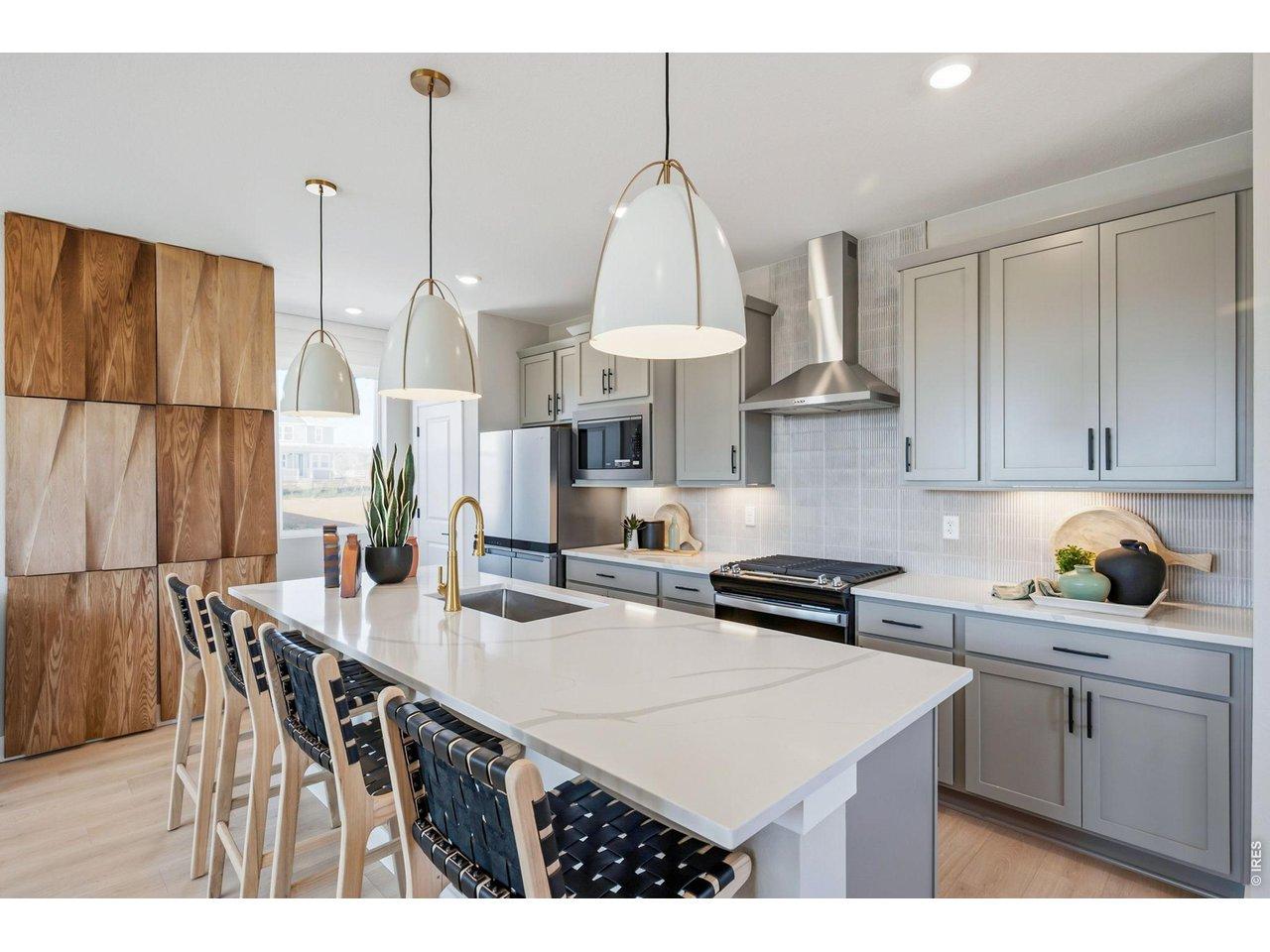 Image 2: Soft-close maple cabinetry with soft-close hinges