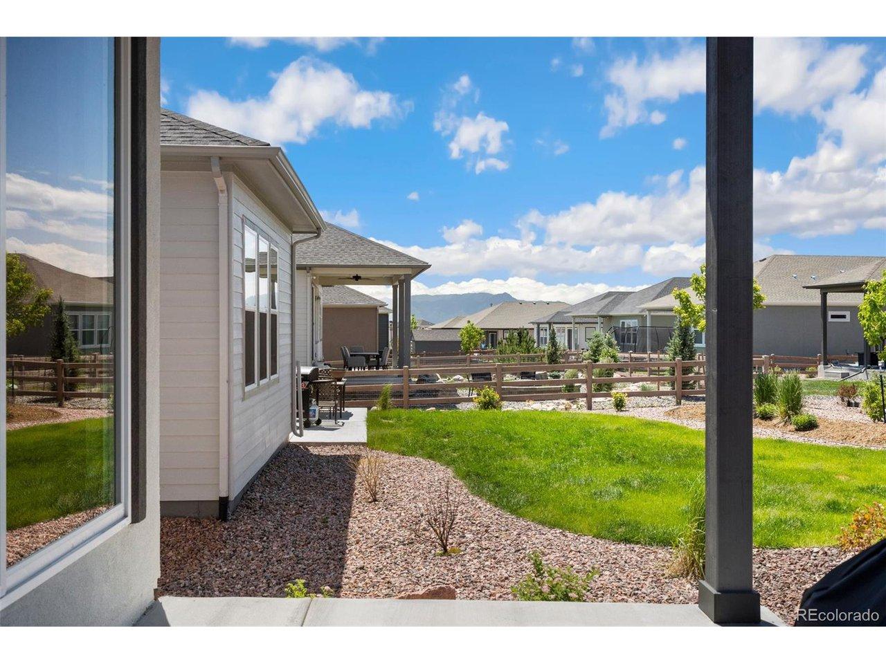 Image 3: Mountain VIEWS from the backyard! Image 3: Mountain VIEWS from the backyard!