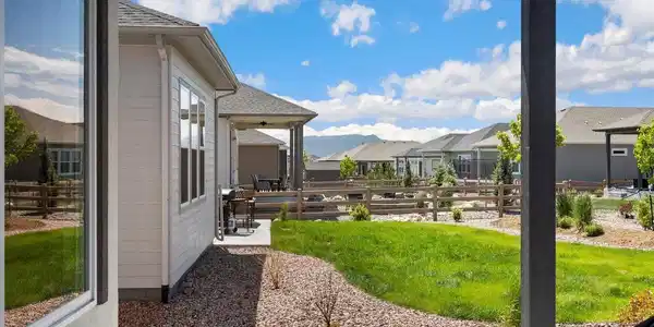 Image 3: Mountain VIEWS from the backyard! Image 3: Mountain VIEWS from the backyard!