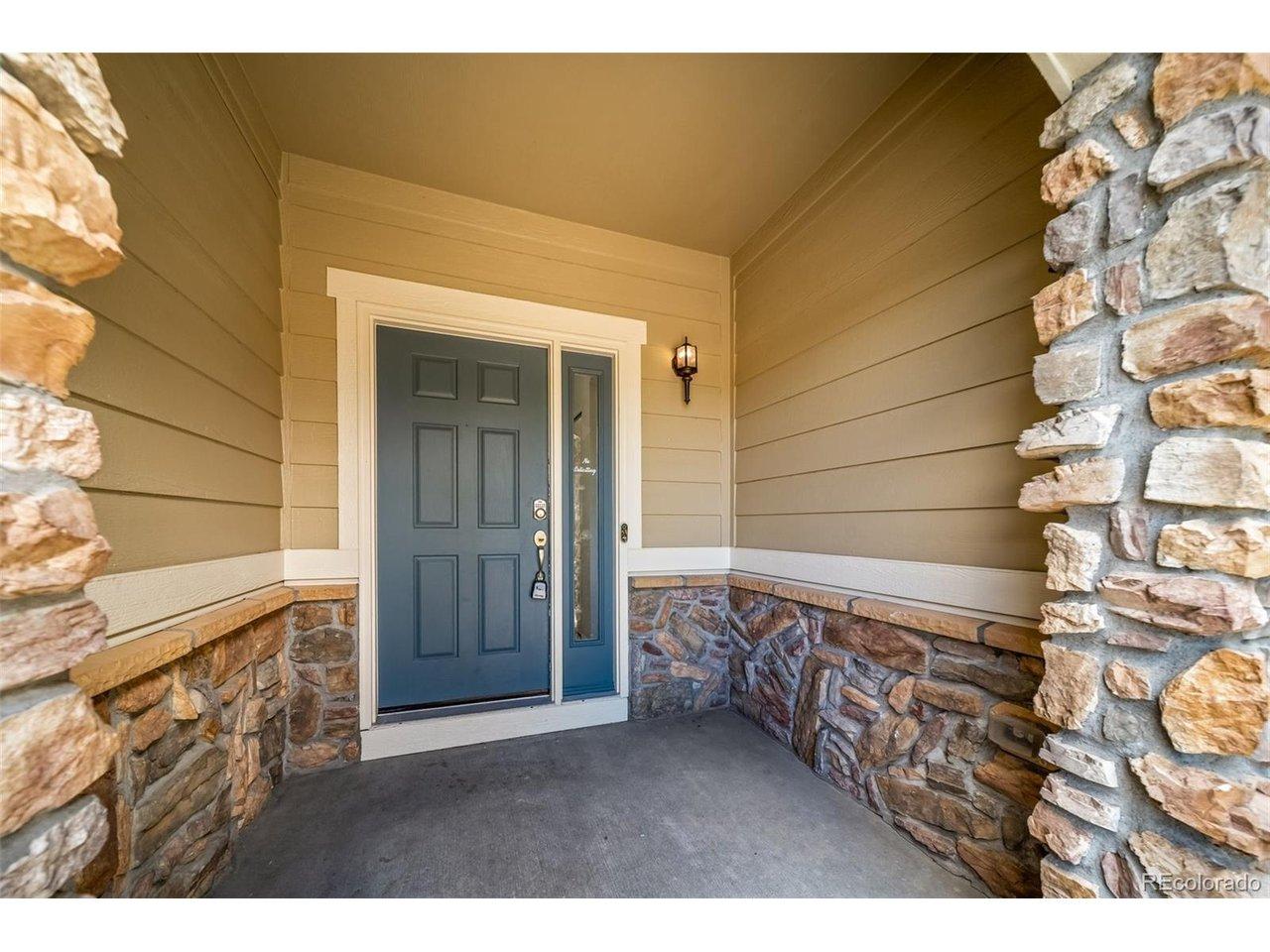 Image 4: Covered entry Image 4: Covered entry