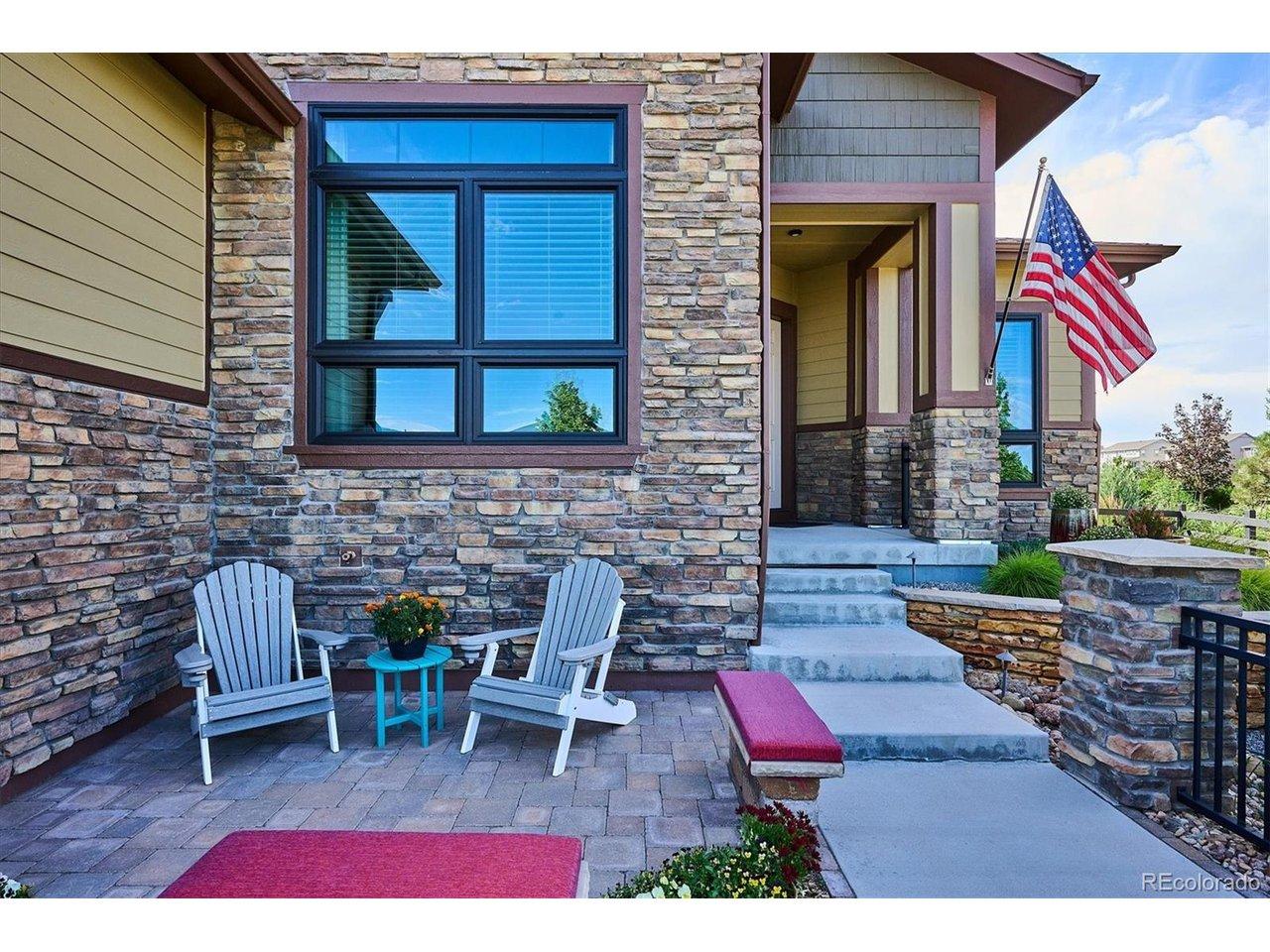 Image 3: Gated front courtyard Image 3: Gated front courtyard