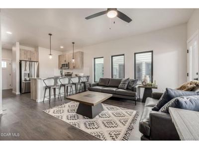 137 Granby Meadow Dr
