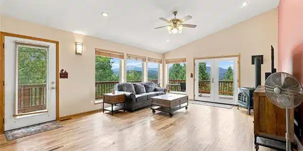 Image 4: Mountain Views from every window! Image 4: Mountain Views from every window!