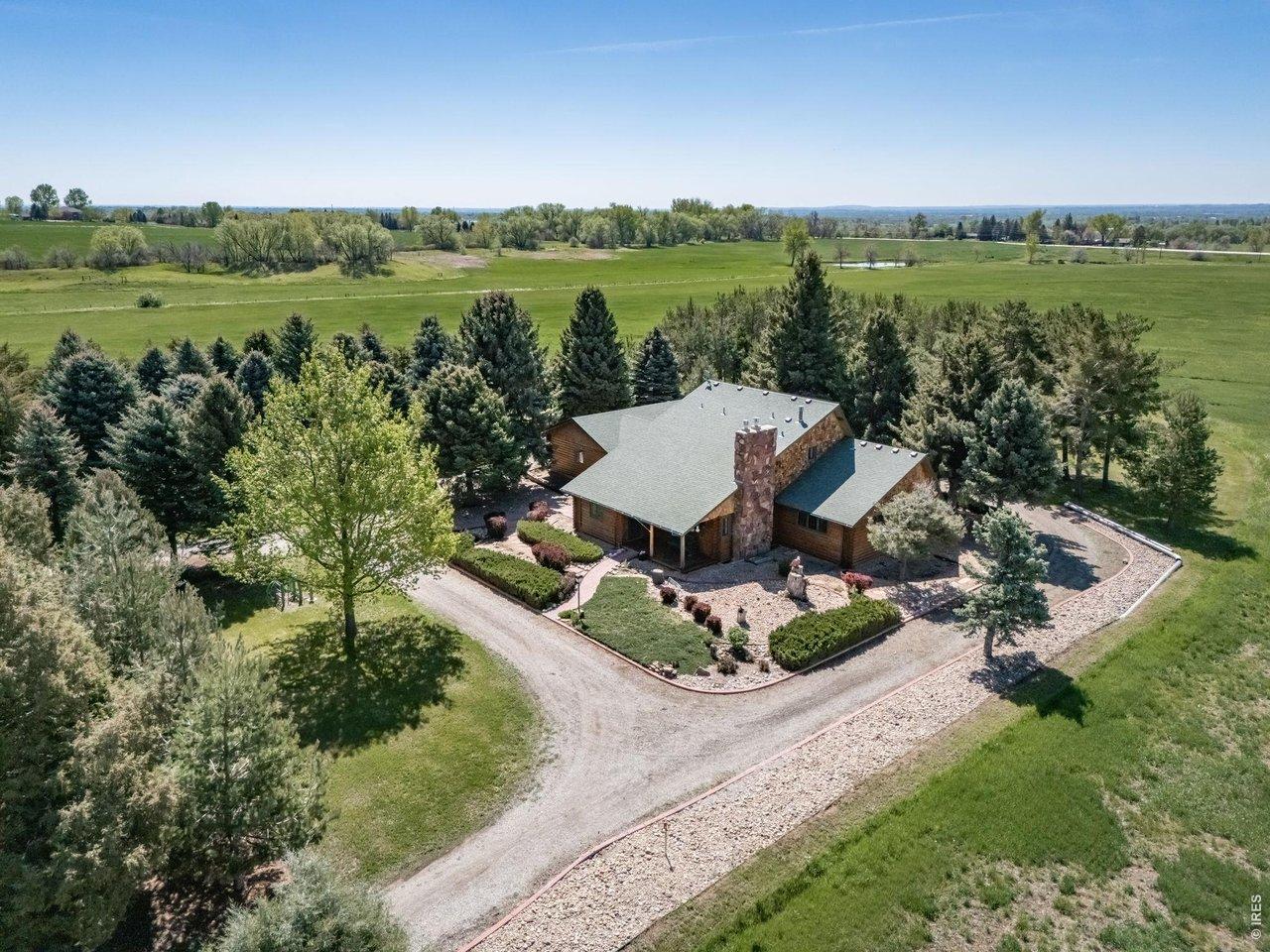 Image 4: 3 rows of trees surround home Image 4: 3 rows of trees surround home