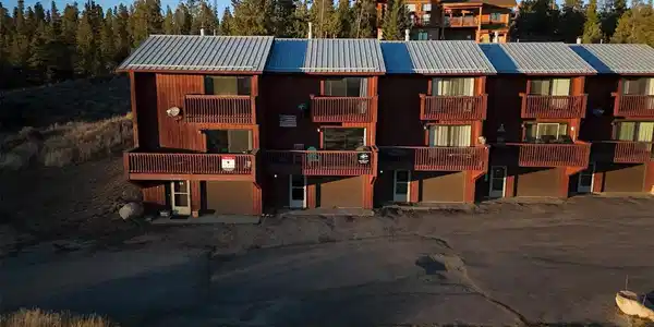 Image 3: Only 5 units in this building with garage parking. Image 3: Only 5 units in this building with garage parking.
