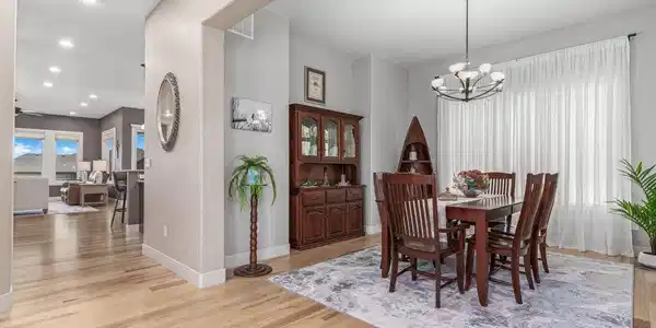 Image 4: Open dining room Image 4: Open dining room