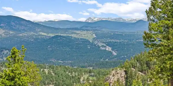 Image 3: The vistas are nothing short of extraordinary