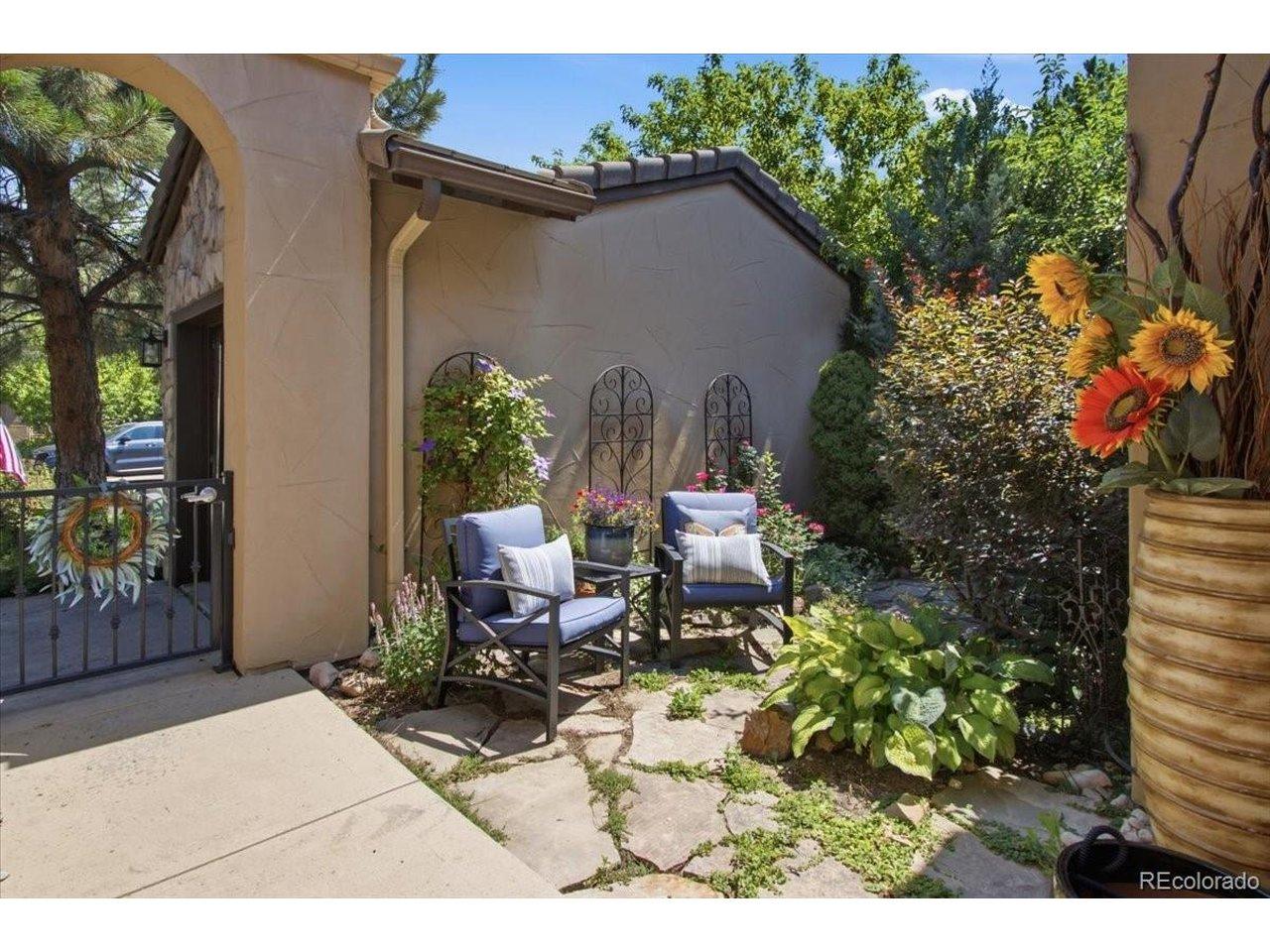 Image 3: Enjoy your morning coffee in the garden Image 3: Enjoy your morning coffee in the garden