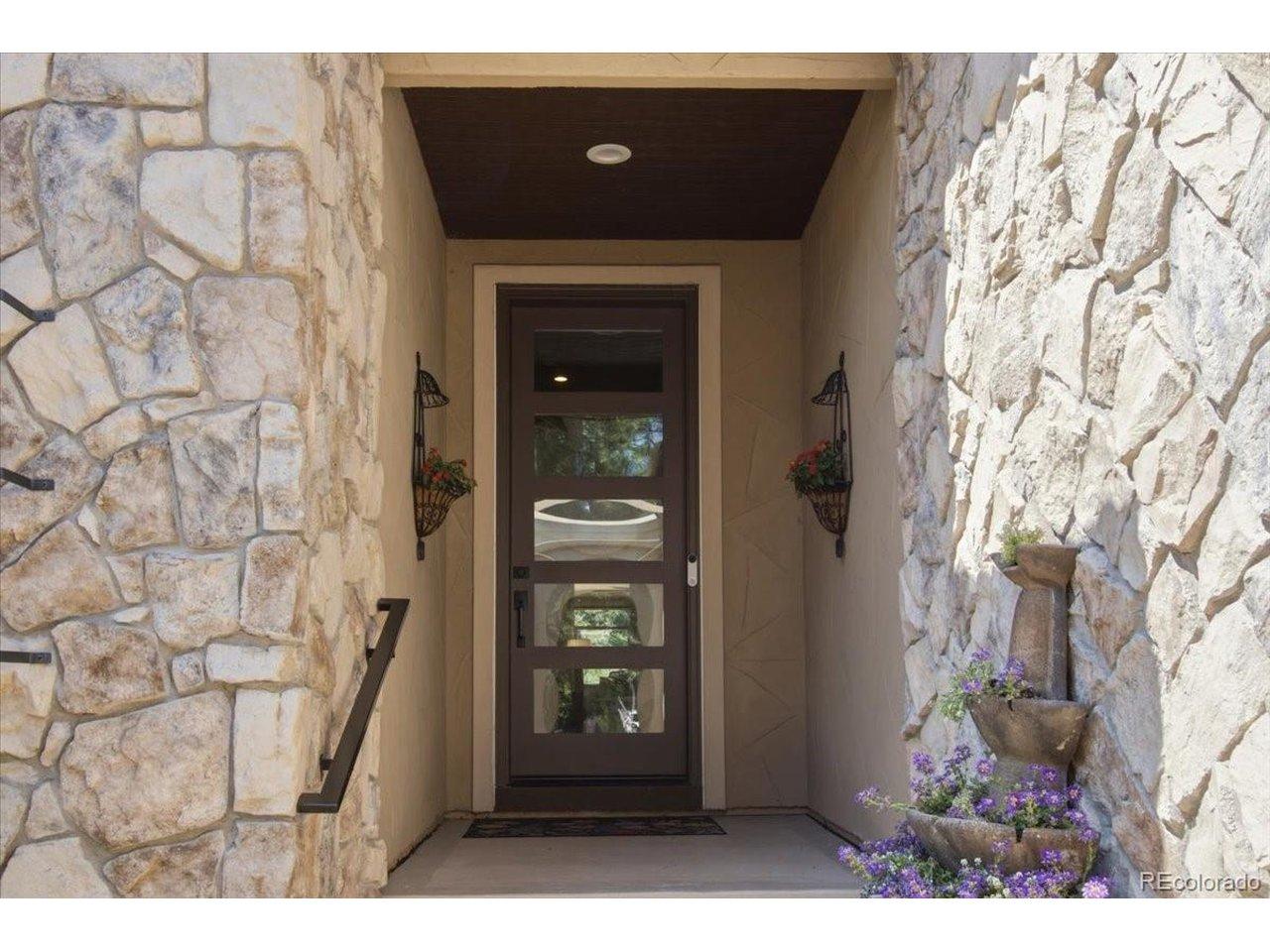 Image 4: Grand Entrance Image 4: Grand Entrance