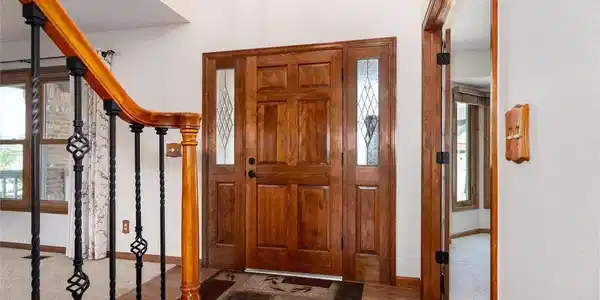 Image 4: Foyer Entry Image 4: Foyer Entry