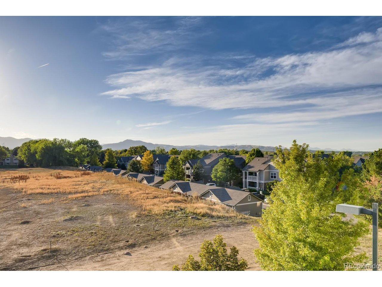 Image 2: West facing views over open space Image 2: West facing views over open space