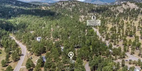 Image 4: Aldefer Three Sisters Mountain Park is a 5 minute walk away! Image 4: Aldefer Three Sisters Mountain Park is a 5 minute walk away!