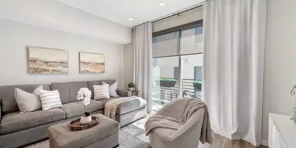 Image 2: Spacious Living Rm Image 2: Spacious Living Rm