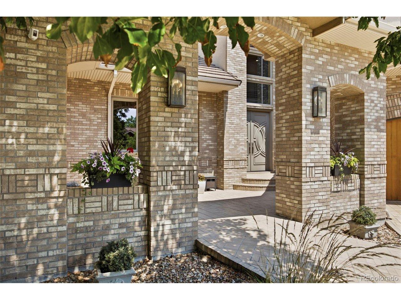 Image 4: Private front patio
