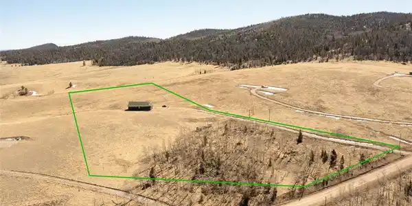 Image 4: Adjacent to National Forest Image 4: Adjacent to National Forest