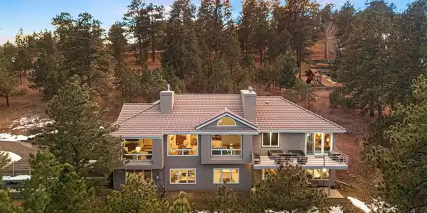2122 Montane Dr