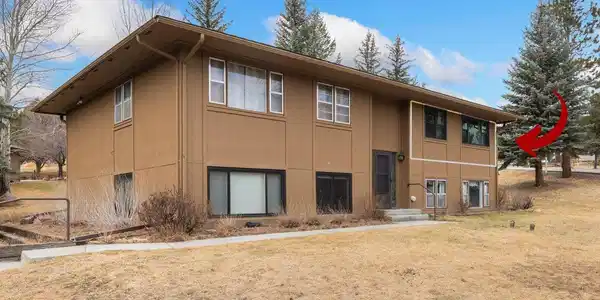 Image 3: Second-floor unit Image 3: Second-floor unit