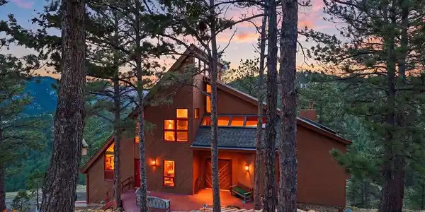 3367 Sunshine Canyon Dr