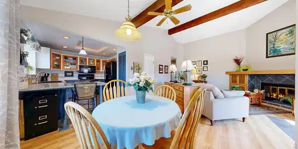 Image 4: Dining area off the kitchen and living room. Image 4: Dining area off the kitchen and living room.