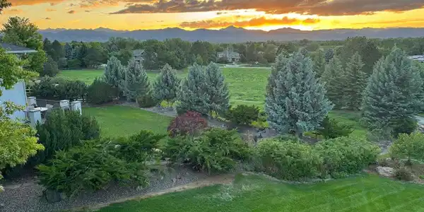 Image 4: Unreal Sunsets Overlooking Yard Image 4: Unreal Sunsets Overlooking Yard