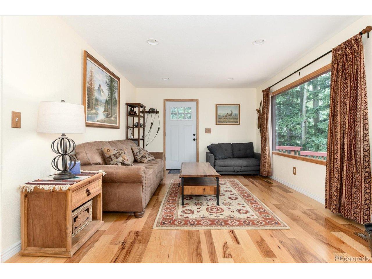 Image 4: Living Room Image 4: Living Room