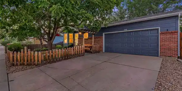 Image 2: This impeccably maintained and updated home is exactly what you've been waiting for. Image 2: This impeccably maintained and updated home is exactly what you've been waiting for.