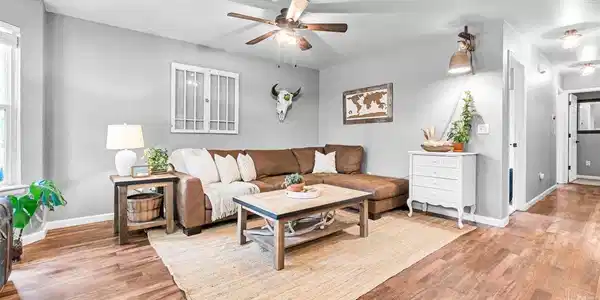 Image 4: Plenty of space for multiple furniture configurations. Image 4: Plenty of space for multiple furniture configurations.