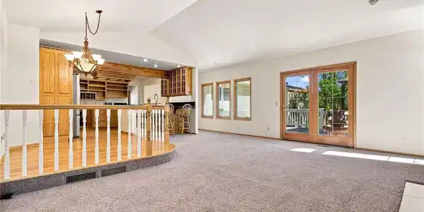 Image 2: family room Image 2: family room