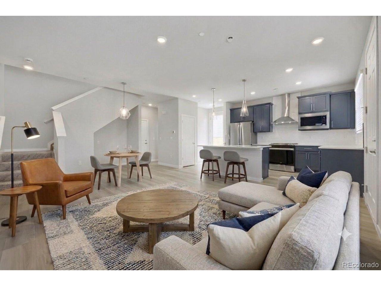 Image 3: main floor Image 3: main floor