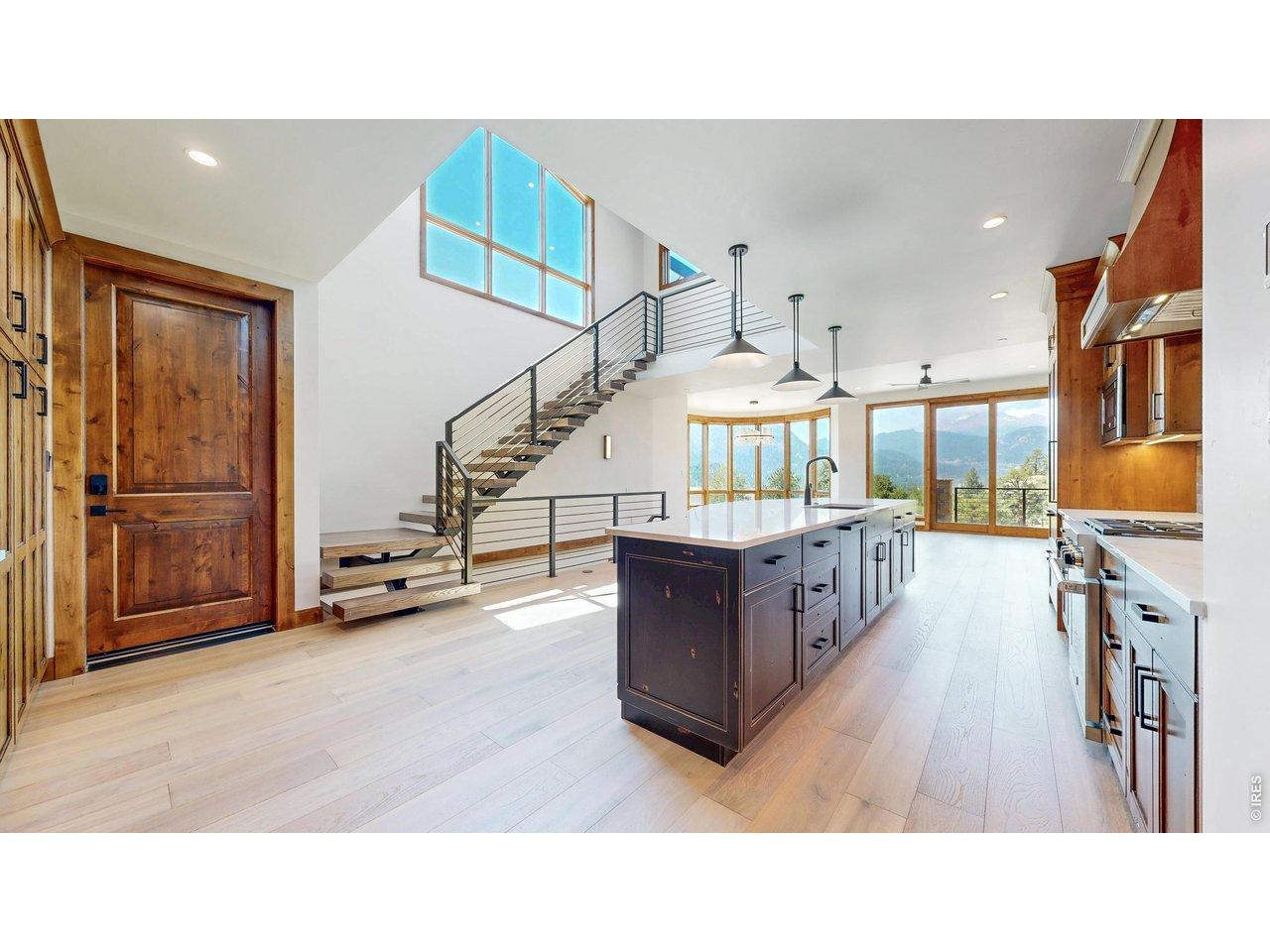 Image 3: So much natural lights. Image 3: So much natural lights.