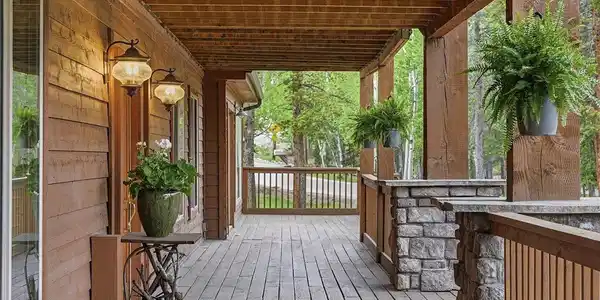 Image 3: Inviting front covered porch Image 3: Inviting front covered porch