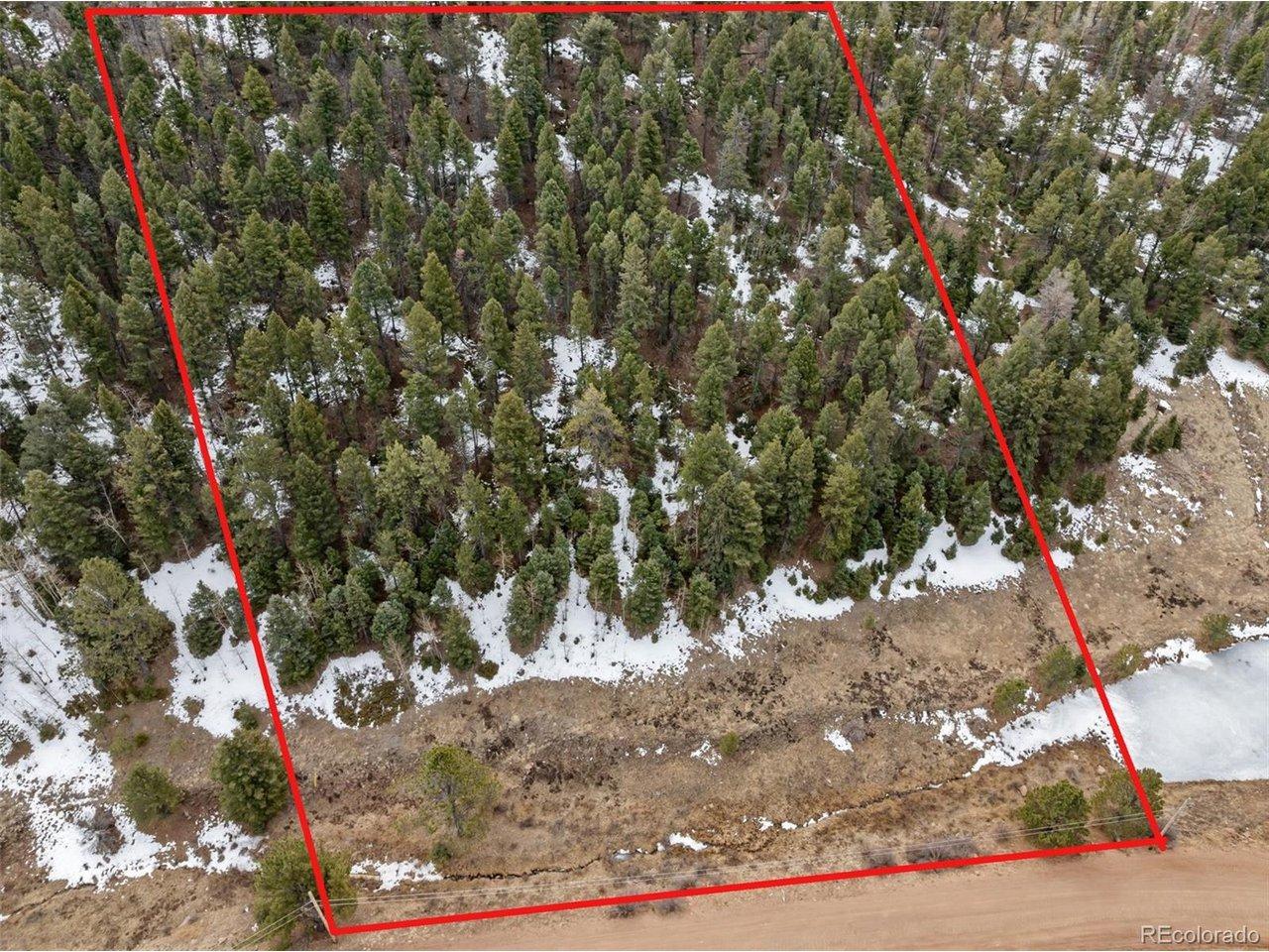 Image 2: Lot lines are approximate, this is not a survey. Image 2: Lot lines are approximate, this is not a survey.