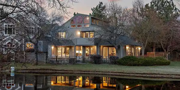 903 Meadow Glen Dr