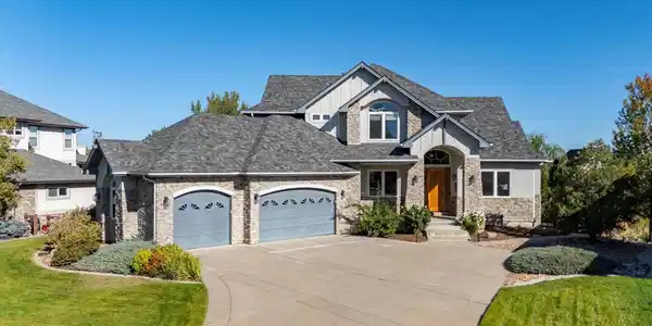 1199 Links Ct